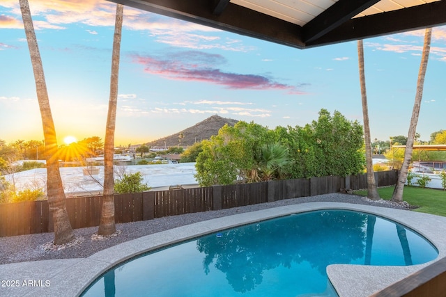908 W Pershing Ave, Phoenix, AZ 85029 - view of pool with a fenced backyard and a mountain view