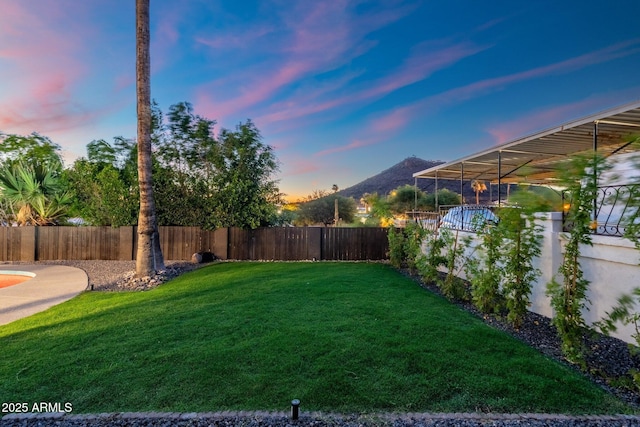908 W Pershing Ave, Phoenix, AZ 85029 - fenced backyard featuring a mountain view