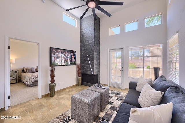 11333 N 92nd St Unit 1118, Scottsdale, AZ 85260 - living area with a towering ceiling and a ceiling fan
