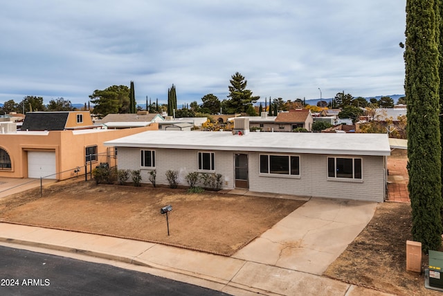 view of front of property