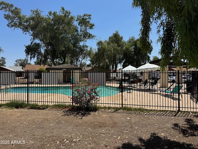 8520 W Palm Ln Unit 1054, Phoenix, AZ 85037 - view of community pool