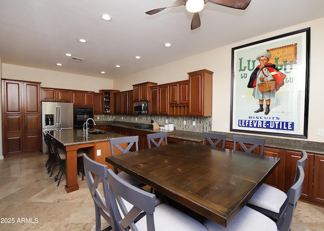 dining room with visible vents, a ceiling fan, and recessed lighting