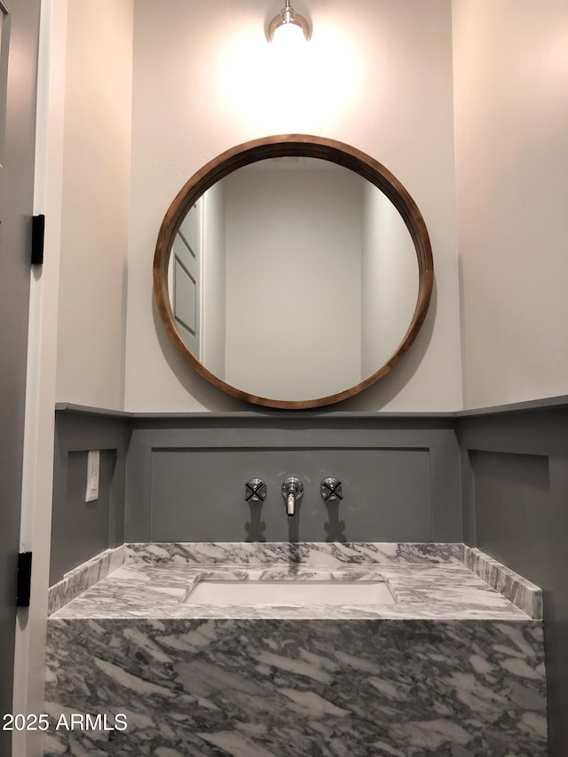 4132 N 42nd St, Phoenix, AZ 85018 - bathroom featuring vanity