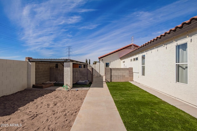 view of yard featuring a fenced backyard