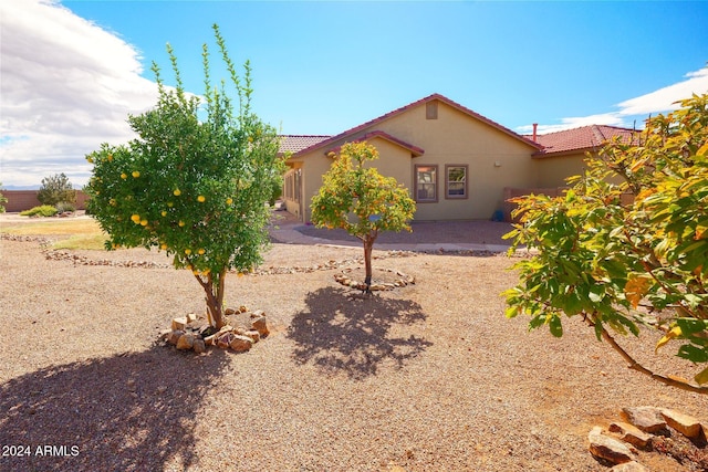 view of front of property