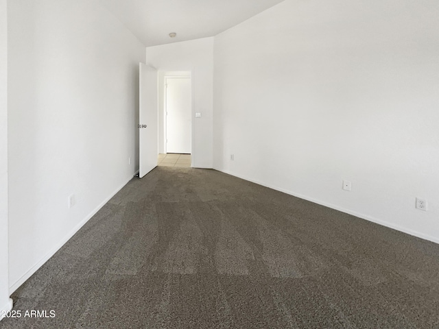 unfurnished room featuring carpet floors