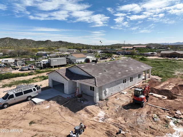 bird's eye view with a mountain view