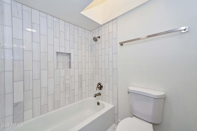 3637 E Monterosa St Unit 8, Phoenix, AZ 85018 - bathroom featuring toilet and washtub / shower combination