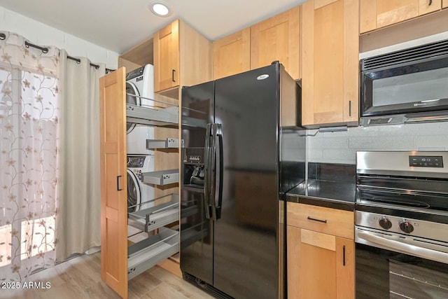 3637 E Monterosa St Unit 8, Phoenix, AZ 85018 - kitchen with black appliances, light brown cabinets, light wood-type flooring, tasteful backsplash, and tile countertops
