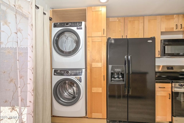 3637 E Monterosa St Unit 8, Phoenix, AZ 85018 - washroom featuring stacked washer / drying machine