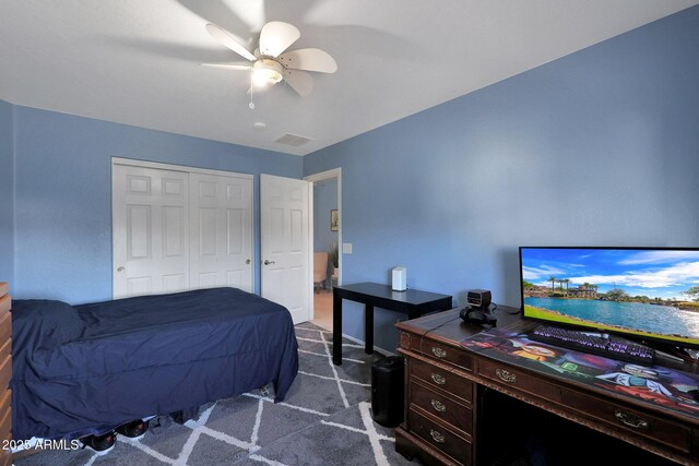 6993 S Sharon Ct, Chandler, AZ 85249 - bedroom featuring dark carpet, a ceiling fan, a closet, and visible vents