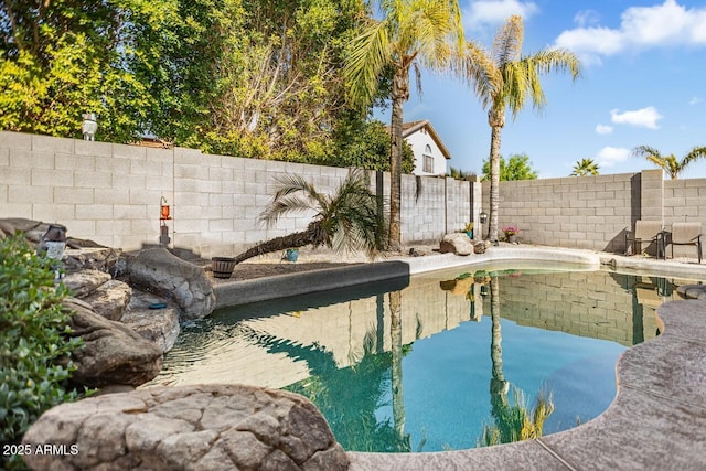 view of swimming pool