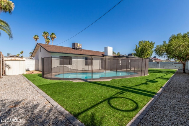8602 N 42nd Dr, Phoenix, AZ 85051 - back of property with a fenced backyard