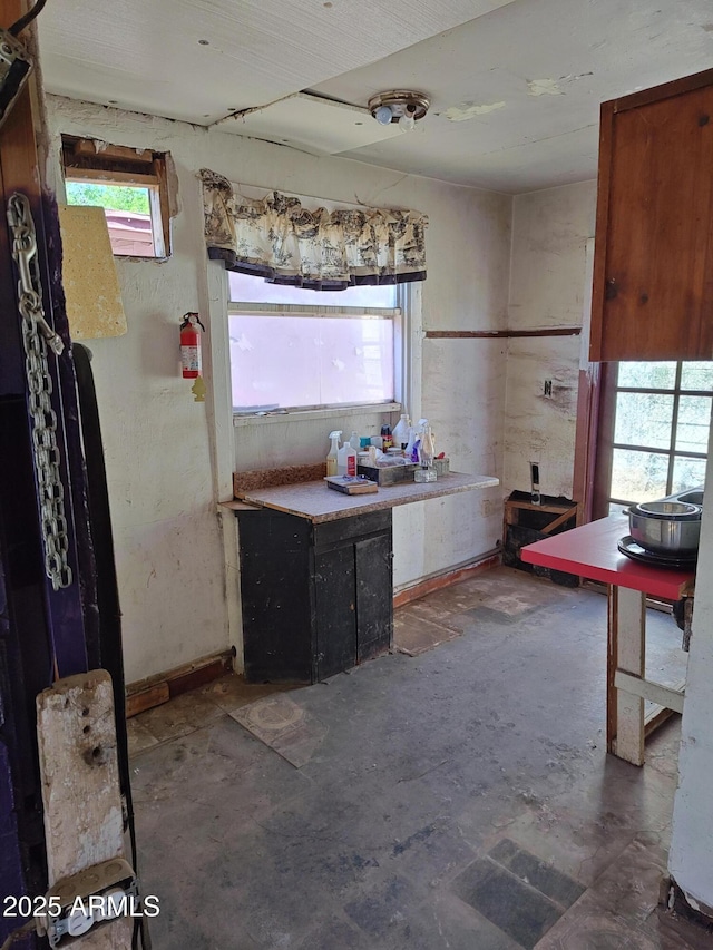 1134 E Brown St, Phoenix, AZ 85020 - bathroom featuring unfinished concrete flooring
