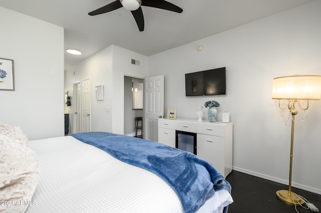 bedroom featuring ceiling fan