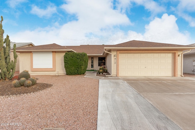 view of front facade featuring a garage