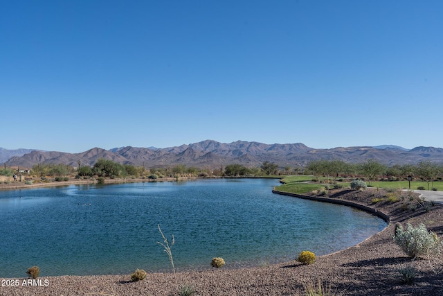 water view with a mountain view