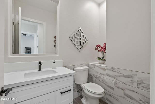 3045 W Feather Sound Dr, Phoenix, AZ 85086 - bathroom featuring vanity and toilet