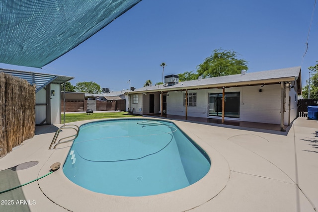 2432 W Echo Ln, Phoenix, AZ 85021 - view of pool with a patio area and a fenced backyard