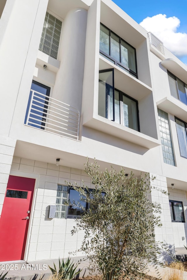 exterior space featuring stucco siding