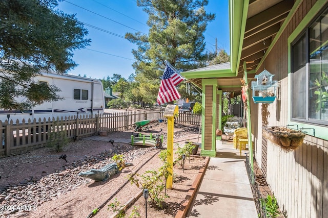 view of yard with a patio area