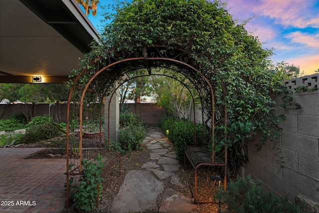 315 E Marlette Ave, Phoenix, AZ 85012 - patio terrace at dusk featuring fence private yard