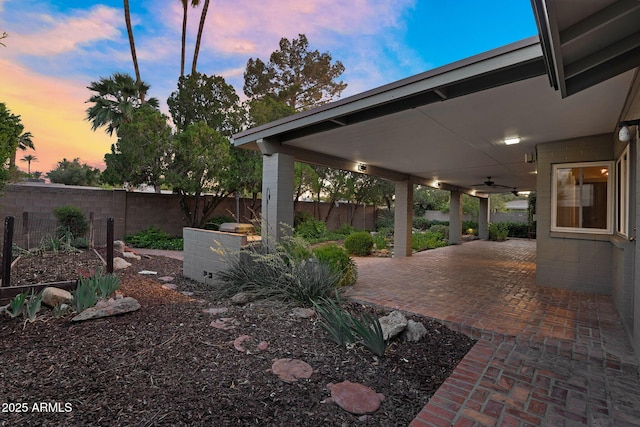 315 E Marlette Ave, Phoenix, AZ 85012 - view of patio / terrace featuring a ceiling fan and a fenced backyard