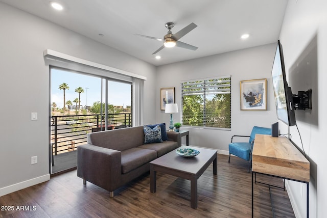 475 N 9th St Unit 206, Phoenix, AZ 85006 - living room featuring ceiling fan, wood finished floors, baseboards, and recessed lighting