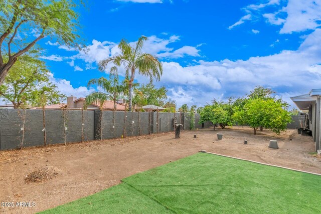 18585 N 70th Ave, Glendale, AZ 85308 - view of yard featuring a fenced backyard