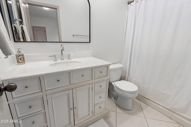 2533 W Novak Way, Phoenix, AZ 85041 - full bath featuring toilet, vanity, and curtained shower