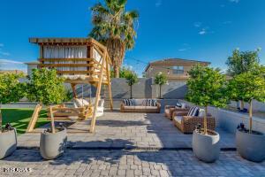 2533 W Novak Way, Phoenix, AZ 85041 - surrounding community with a patio and a fenced backyard