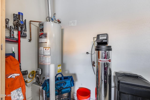 2728 W Adventure Dr, Anthem, AZ 85086 - utility room with gas water heater