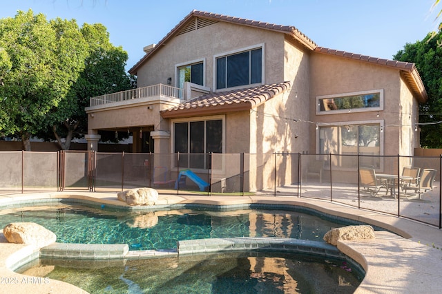 2224 W Olive Way, Chandler, AZ 85248 - view of pool with a pool with connected hot tub, a patio, and fence