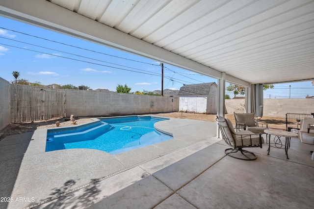 405 W Monte Way, Phoenix, AZ 85041 - view of pool with a patio area and a fenced backyard