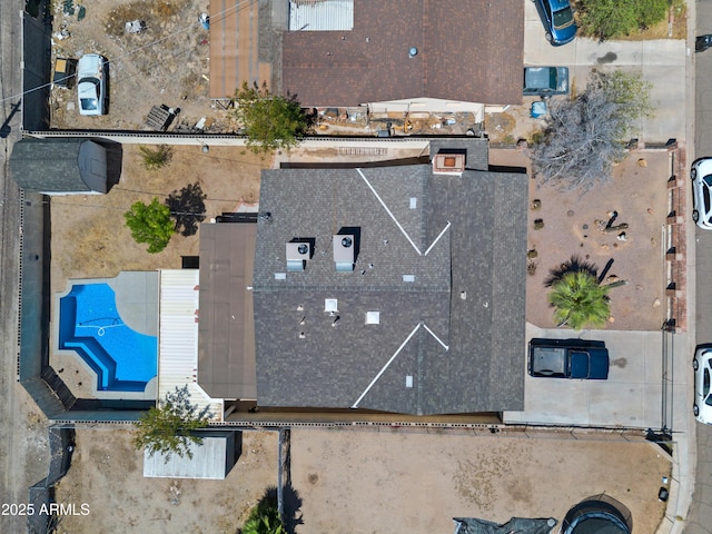 405 W Monte Way, Phoenix, AZ 85041 - aerial view of property and surrounding area featuring a pool