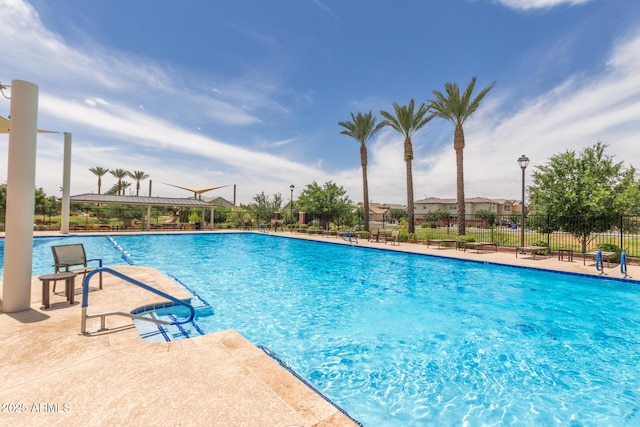 2605 S Quaintance St, Gilbert, AZ 85295 - community pool with a patio