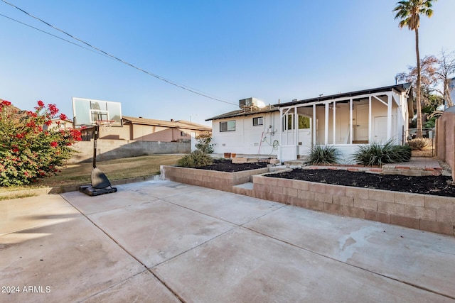 view of front of house featuring a patio