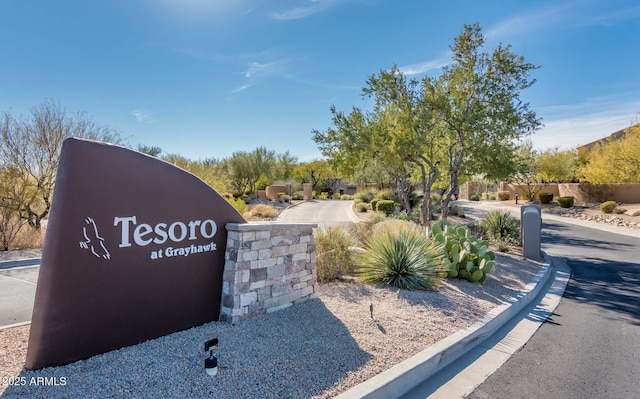 view of community / neighborhood sign