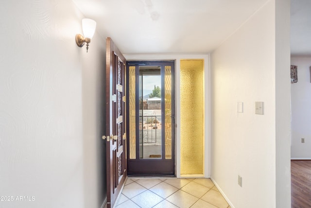2001 Golf Links Rd, Sierra Vista, AZ 85635 - entryway with tile patterned flooring and baseboards