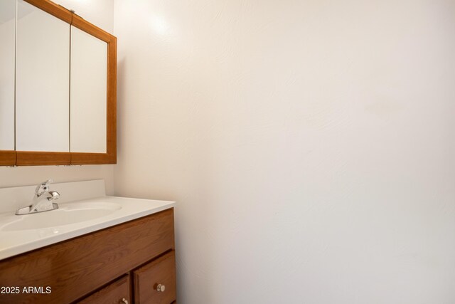 2001 Golf Links Rd, Sierra Vista, AZ 85635 - bathroom with vanity