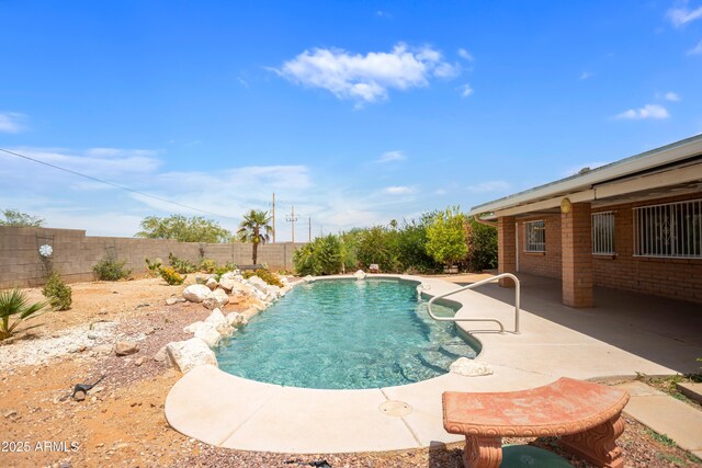 2001 Golf Links Rd, Sierra Vista, AZ 85635 - view of pool featuring a fenced backyard and a patio