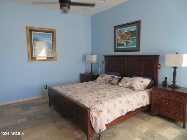 bedroom featuring ceiling fan