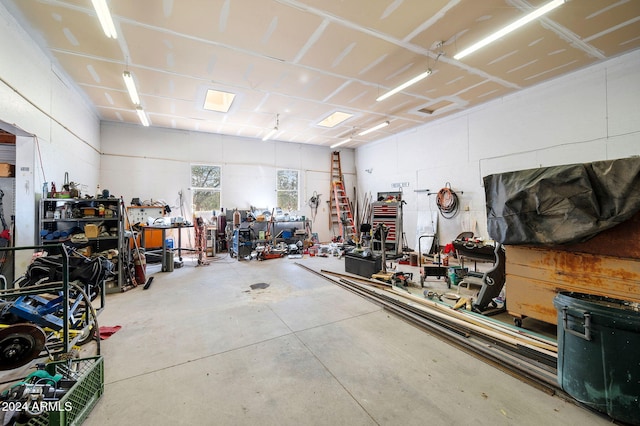 1120 N Rd 1 E, Chino Valley, AZ 86323 - garage with a workshop area