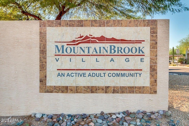 view of community / neighborhood sign