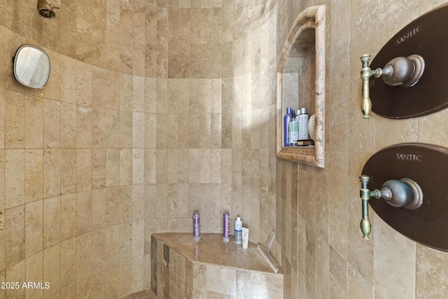 13249 E Summit Dr, Scottsdale, AZ 85259 - bathroom featuring a tile shower