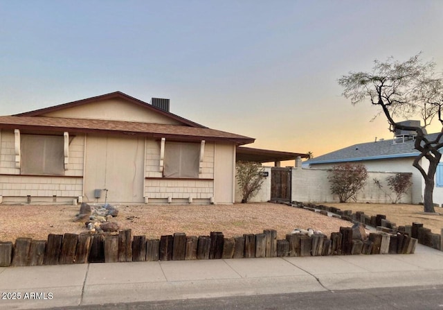 view of front of property