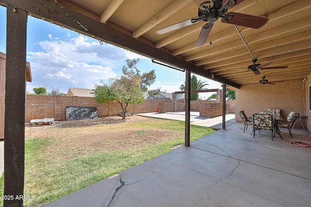 7125 W Canterbury Dr, Peoria, AZ 85345 - view of patio / terrace with a ceiling fan