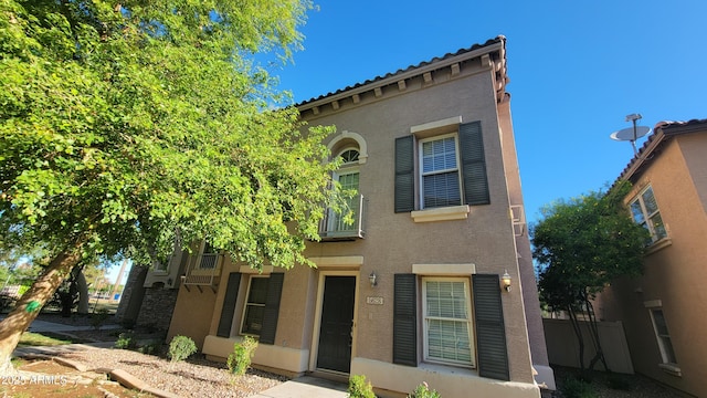 5628 S 21st Pl, Phoenix, AZ 85040 - view of front of house with stucco siding