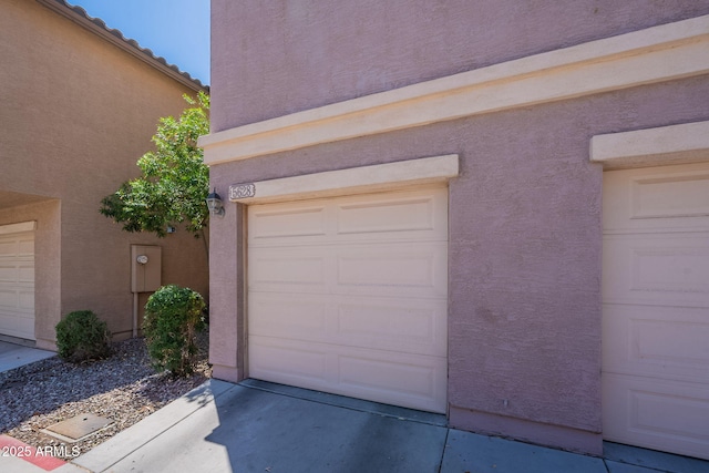 5628 S 21st Pl, Phoenix, AZ 85040 - view of garage