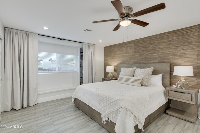 bedroom featuring ceiling fan